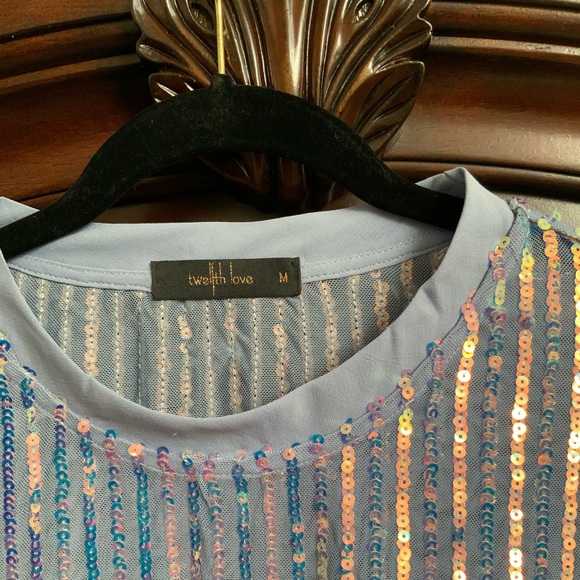 SEQUIN TOP๐น๐ NEW WITHOUT TAGS SZ M๐โโ๏ธ๐ - Picture 2 of 3